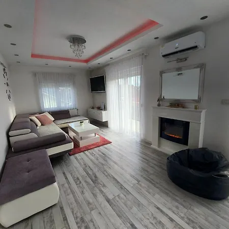 Apartamento Tt Stan Na Dan Trn