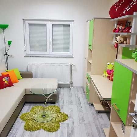 Tt Stan Na Dan Trn Apartment *