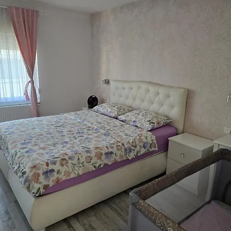 Tt Stan Na Dan Trn Apartment *